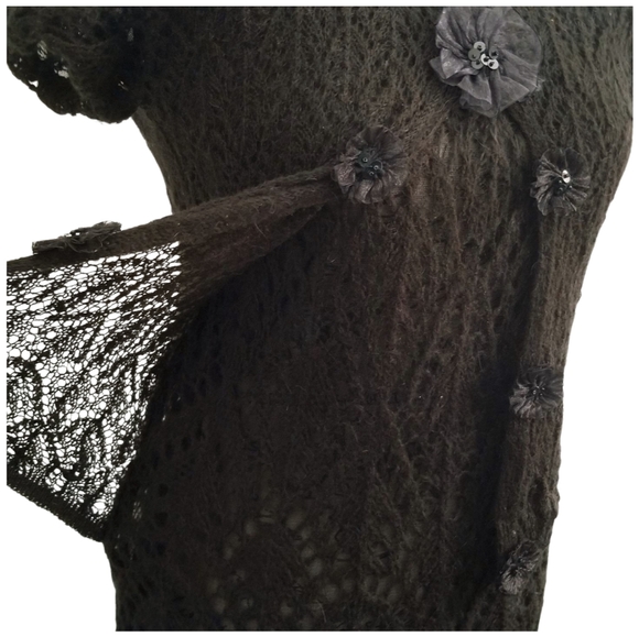 Vitrin Design Black Wool Tunic With Sequin Flower - Picture 4 of 4